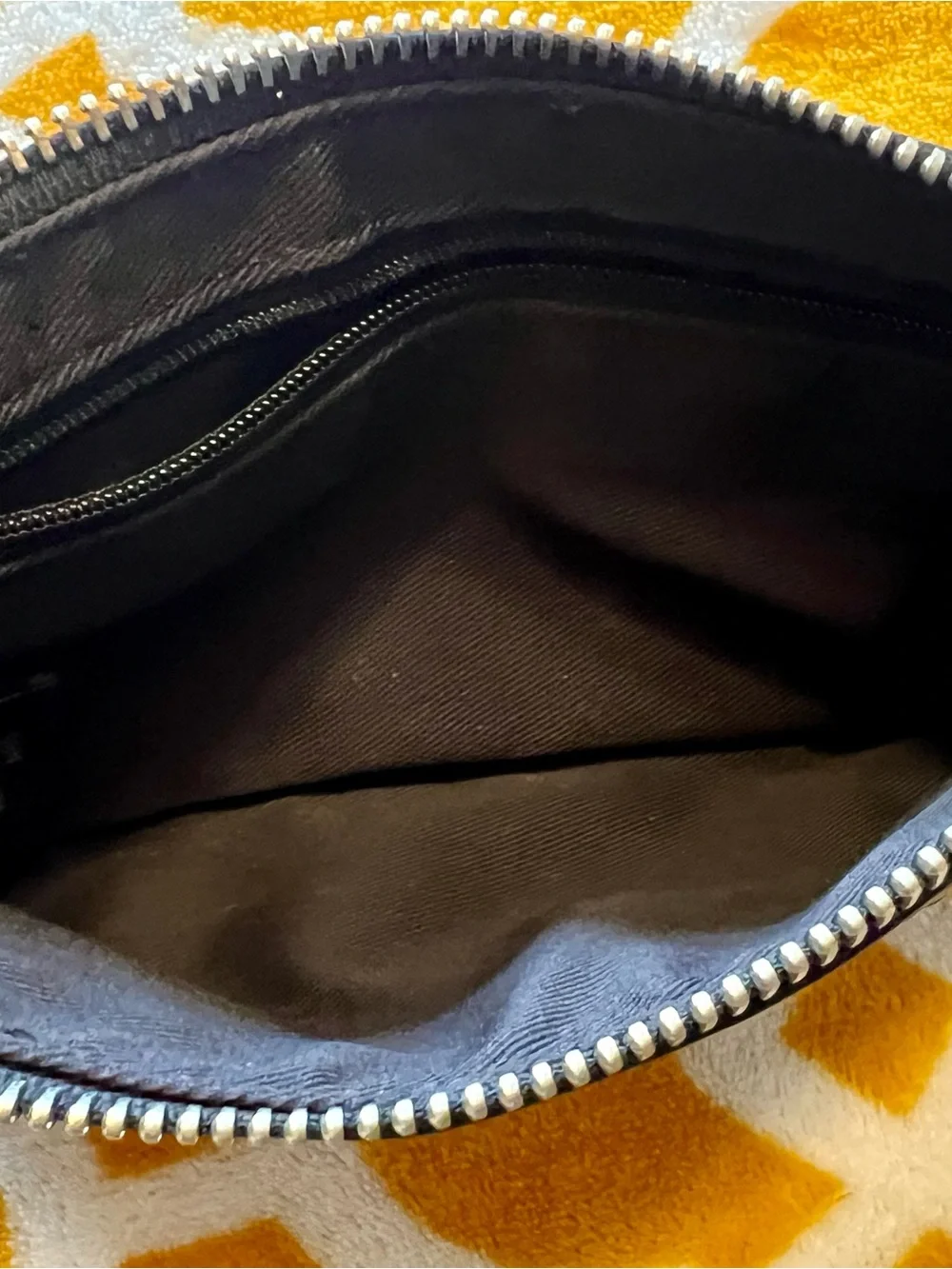 Banana Republic Black Wristlet Wallet Pouch w/ Zipper & Wrist Strap, Solid